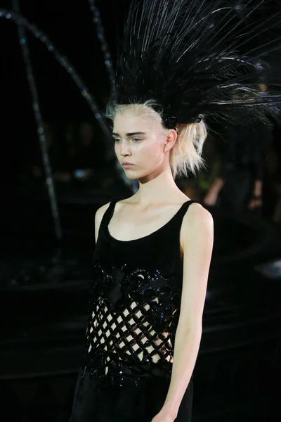 Look 8